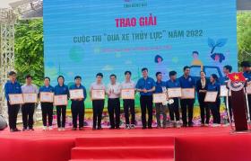 Lễ trao giải cuộc thi "Đua xe thủy lực"